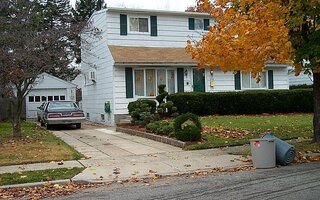 654 Dorothea Ln, Elmont, NY 11003