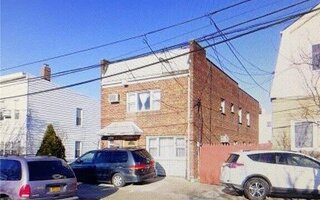 66-19 Clinton Ave, Maspeth, NY 11378