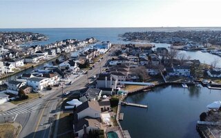 66 Alhambra Rd, Massapequa, NY 11758