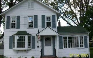 66 Centre Ave, East Rockaway, NY 11518
