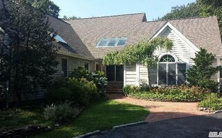 66 Cliff Rd, Port Jefferson, NY 11777
