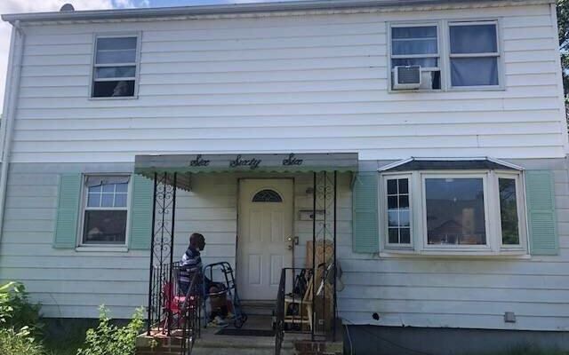 666 Lowell Rd, Uniondale, NY 11553 (Yard)