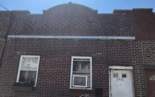 67-66 79th St, Middle Vlg, NY 11379