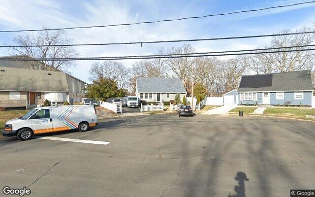 67 Ronald Dr N, Amityville, NY 11701