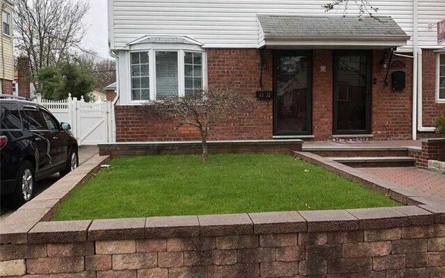 6732 212th St, Oakland Gardens, NY 11364