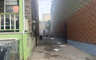 68-13 60th St, Ridgewood, NY 11385