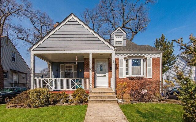 68 Foster Ave, Valley Stream, NY 11580