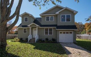 68 Heckscher Spur Dr, East Islip, NY 11730
