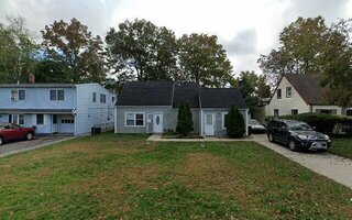 688 Irving St, Westbury, NY 11590