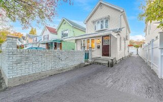 69-02 Alderton St, Rego Park, NY 11374