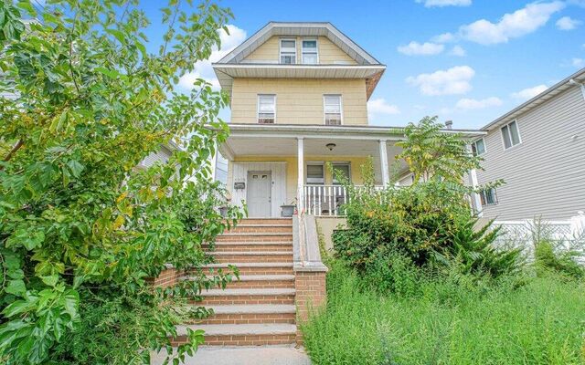 69-32 Burchell Ave, Arverne, NY 11692 (Porch)