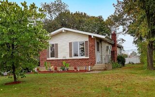 69 Hayrick Ln, Commack, NY 11725