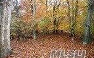 69 Marys Ln, Southampton, NY 11968
