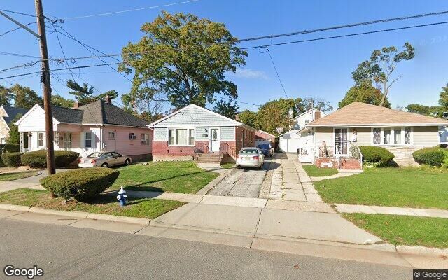 69 Weir St, Hempstead, NY 11550