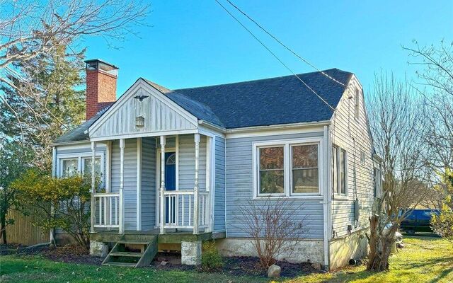 6900 Main Bayview Rd, Southold, NY 11971 (Yard)