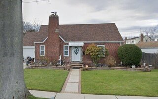 694 Tower Ct, Uniondale, NY 11553