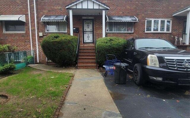 694 Van Siclen Ave, Brooklyn, NY 11207 (Porch)