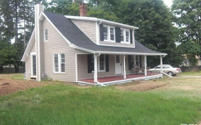 699 Townline Rd, Hauppauge, NY 11788