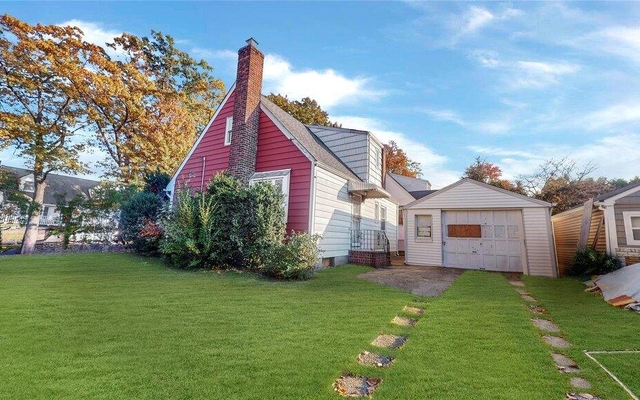 7-06 Leggett Pl, Whitestone, NY 11357 (Yard)