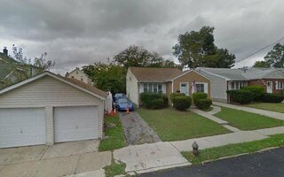 7-32 128th St, College Point, NY 11356