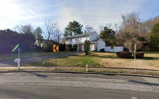 7 Manchester Blvd, Wheatley Heights, NY 11798