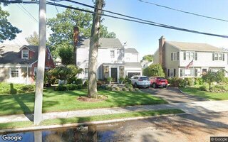 7 Alden Ct #7, Malverne, NY 11565