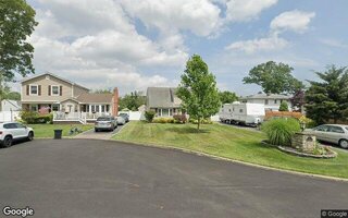 7 Amesbury Ct, Islip Terrace, NY 11752