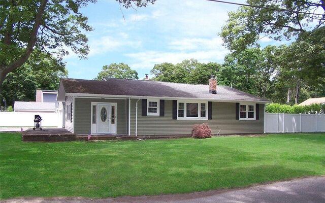 7 Barclay Rd, Mastic Beach, NY 11951 (Yard)