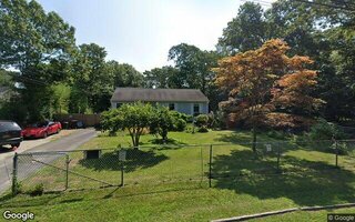 7 Dourland Rd, Medford, NY 11763