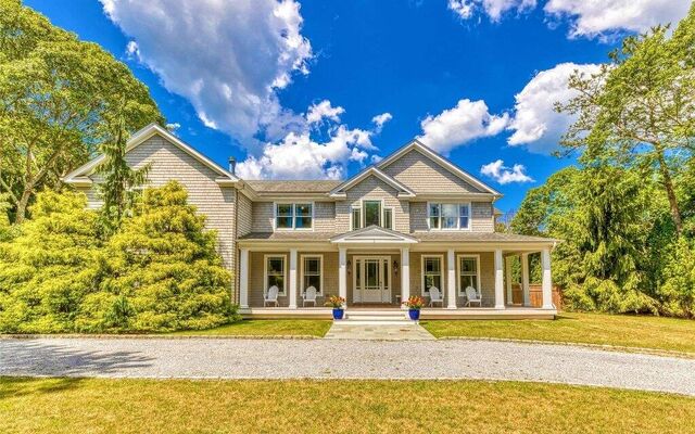 7 E Gate Rd, Wainscott, NY 11975 (House View)