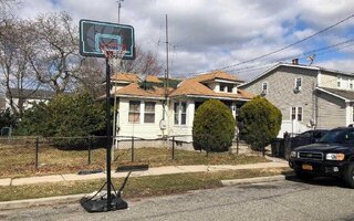 7 Elm St, Freeport, NY 11520