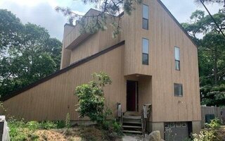 7 Fort Hill Rd, Hampton Bays, NY 11946