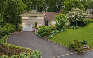 7 Hamilton Ln, Huntington, NY 11743