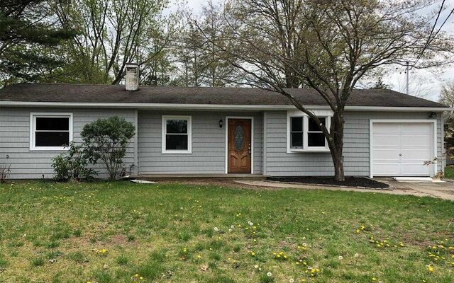 7 Heather Ct, Centereach, NY 11720