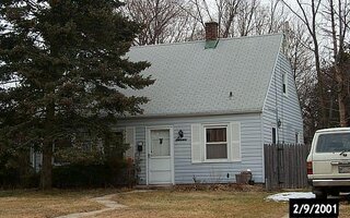 7 Hub Ln, Levittown, NY 11756