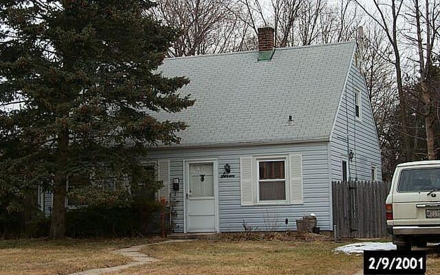 7 Hub Ln, Levittown, NY 11756