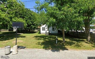 7 Midland Ave, Mastic, NY 11950