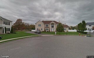 7 Nursery Ct, Huntington, NY 11743