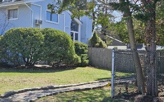 7 Pleasant Ave, Plainview, NY 11803