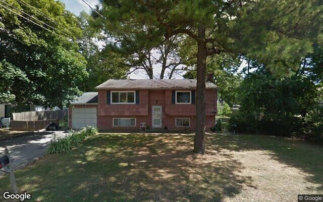 7 Rose Pl, West Babylon, NY 11704