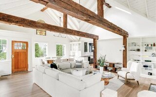 7 Shinnecock Pl, Hampton Bays, NY 11946