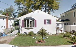7 Stanley Ln, New Hyde Park, NY 11040