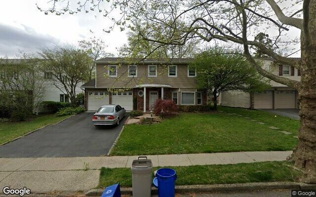 7 Valentine Dr, Albertson, NY 11507