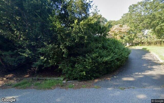 7 Woods Ln, Southampton, NY 11968 (Road)