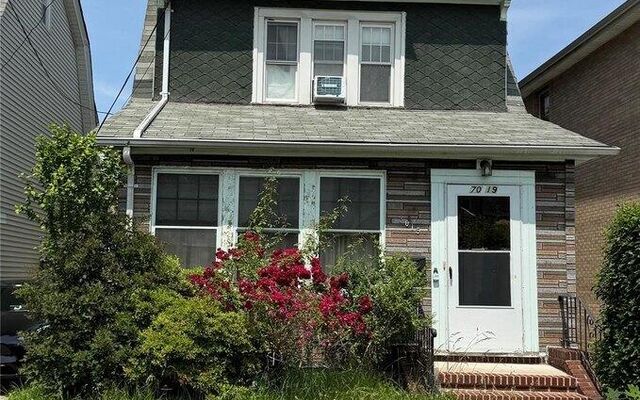 70-19 Manse St, Forest Hills, NY 11375 (House View)