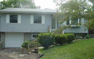 70 Berkshire Dr, Farmingville, NY 11738