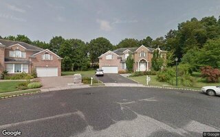 70 Christopher Ct, Woodbury, NY 11797