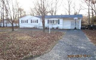 70 Corbin Ave, Shirley, NY 11967