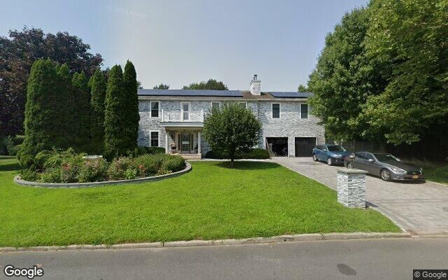 70 High Meadow Ln, Riverhead, NY 11901