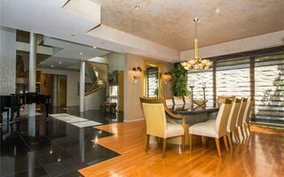 70 Shutter Ln, Oyster Bay, NY 11771